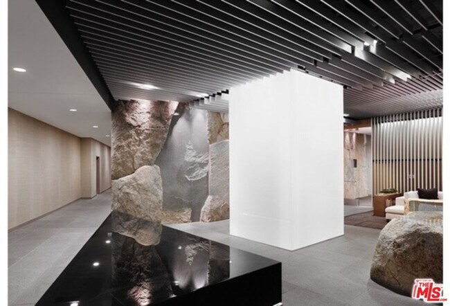 Building Photo - 3785 Wilshire Blvd