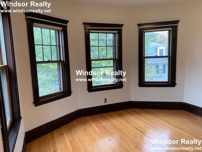 Building Photo - 112 Rindge Ave