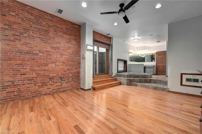 Building Photo - 408 W St Clair Ave