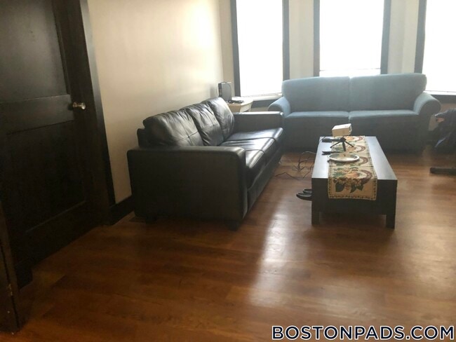 Building Photo - 46 Creighton St