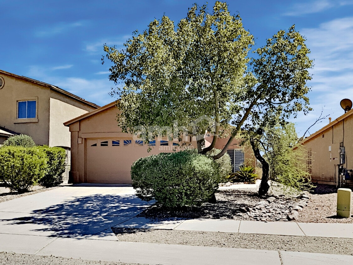 Foto principal - 6653 S Stratosphere Ln