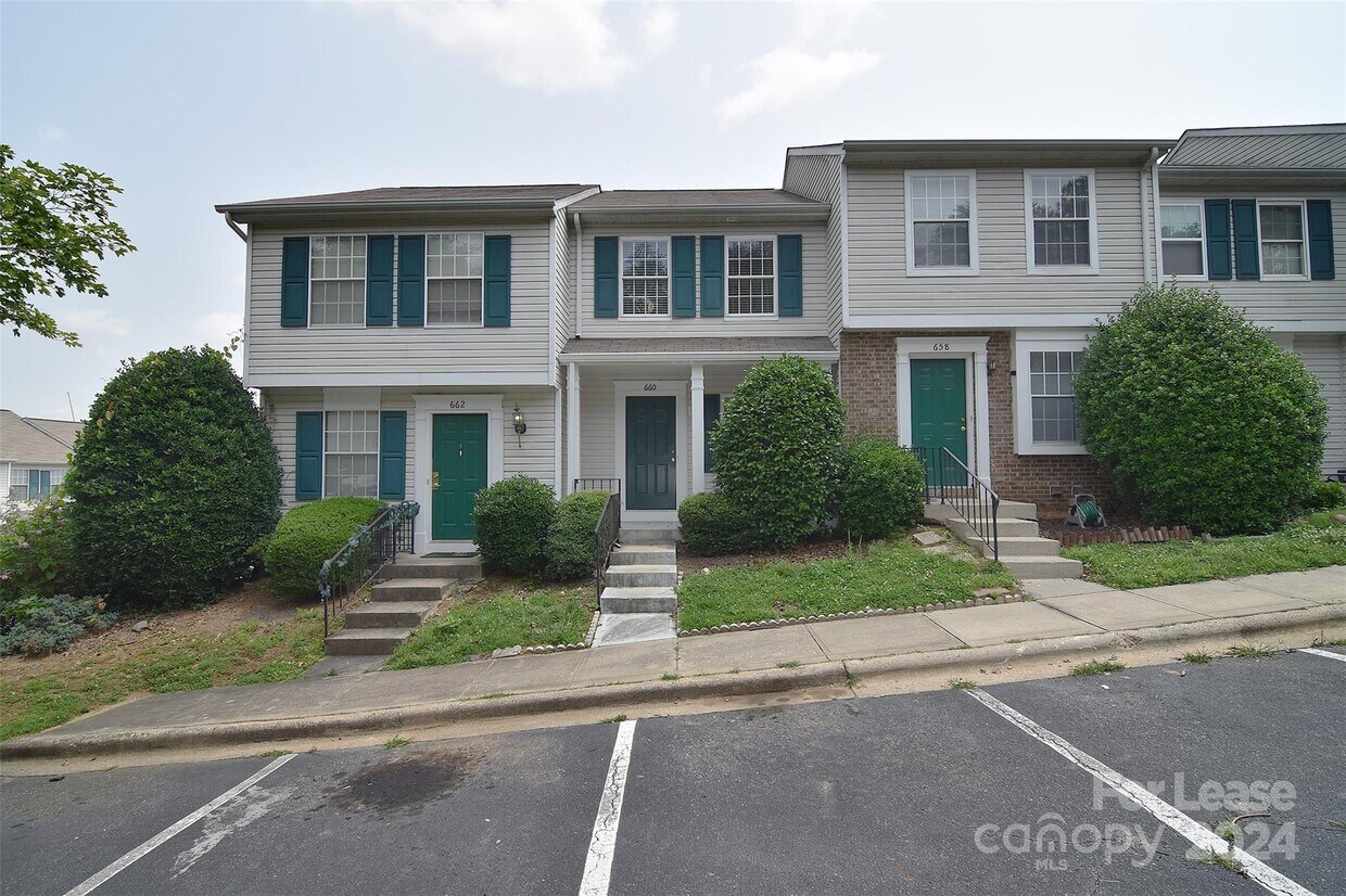 Primary Photo - 660 Lex Dr