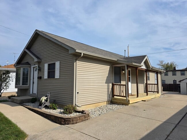 Foto del edificio - Southside Kenosha 4 bedroom