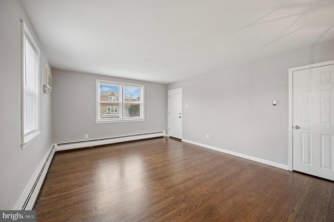 Building Photo - 7947 Ferndale St