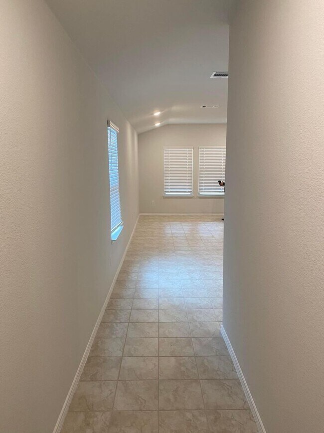 Building Photo - 9509 Murandy Dr