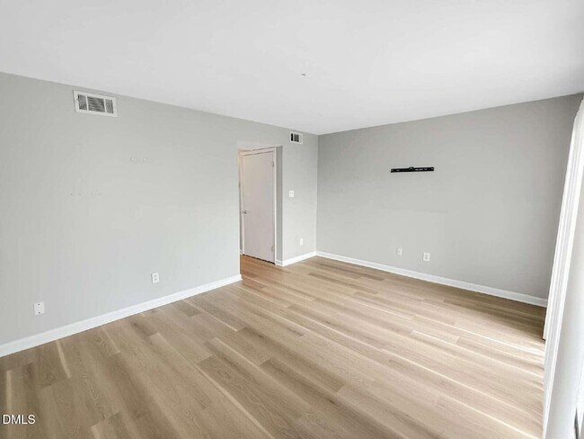 Foto del edificio - 1275 Teakwood Pl