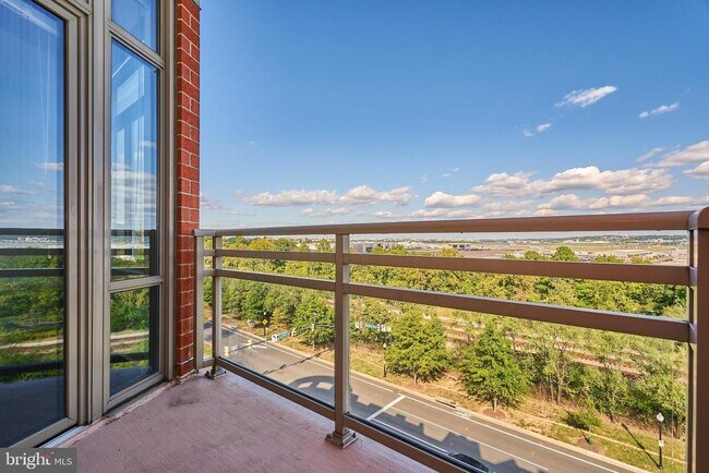 Foto del edificio - 3650 S Glebe Rd