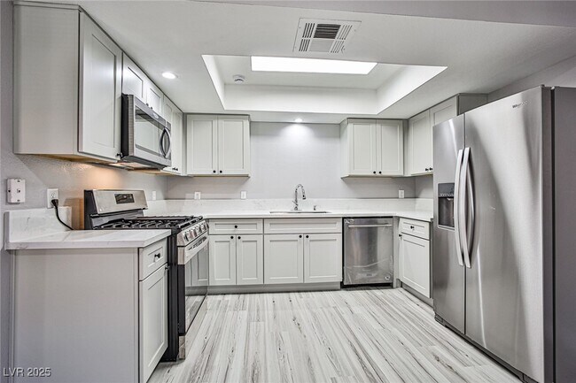 Building Photo - 6649 W Tropicana Ave