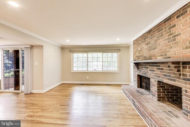 Building Photo - 13704 Beret Pl