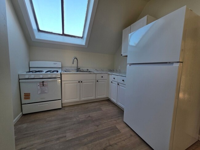 Foto del edificio - 210 S Maple Ave