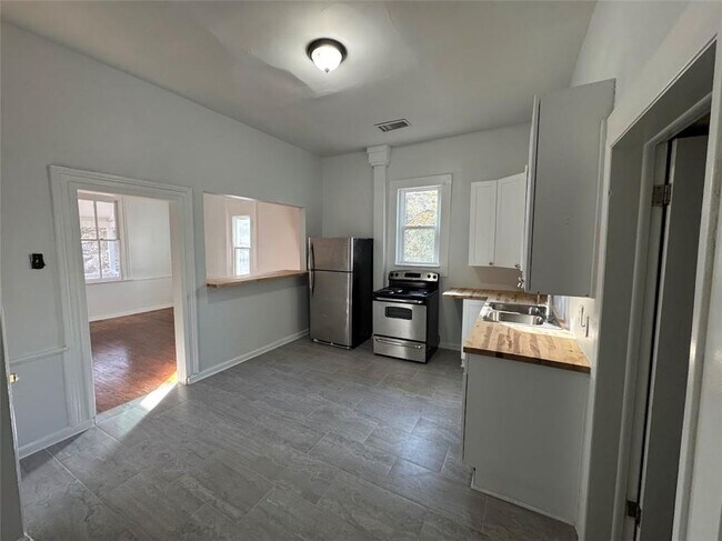 Foto del edificio - 194 N Clarendon Ave