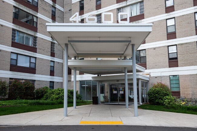 Foto del edificio - 4600 Duke St