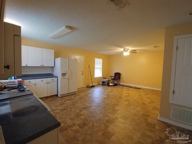 Building Photo - 4776 Eva Dr