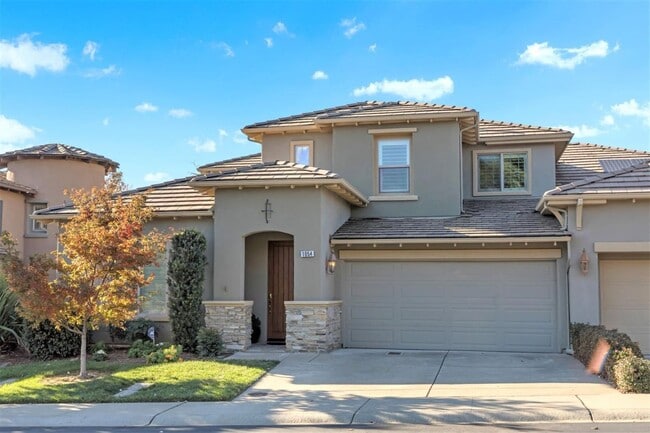 Building Photo - Stunning Rental in El Dorado Hills with Go...