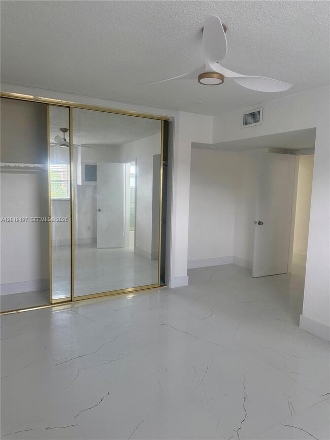 Foto del edificio - 3700 NW 62nd Ave