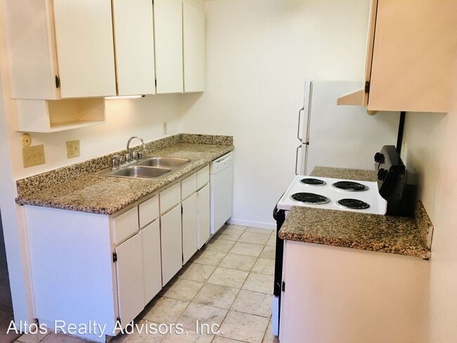 Building Photo - 2 br, 1 bath House - 940 Kiely Boulevard #F