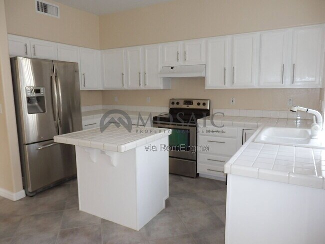 Foto del edificio - 2106 E Briarwood Terrace
