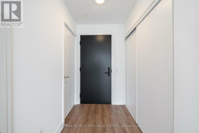 Photo du bâtiment - 500 Dupont St