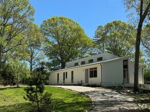 Building Photo - 6710 Soundview Ave