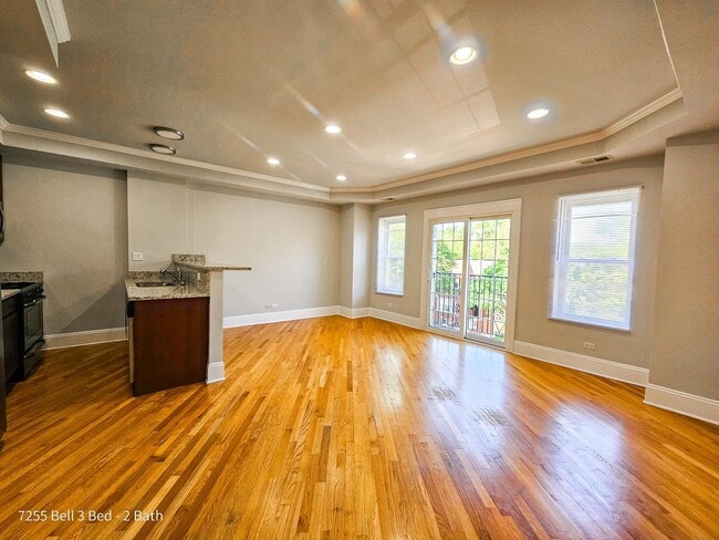 Photo - 7257 N Bell Ave (Chicago, IL) Apartment
