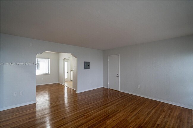 Building Photo - 7711 Dickens Ave