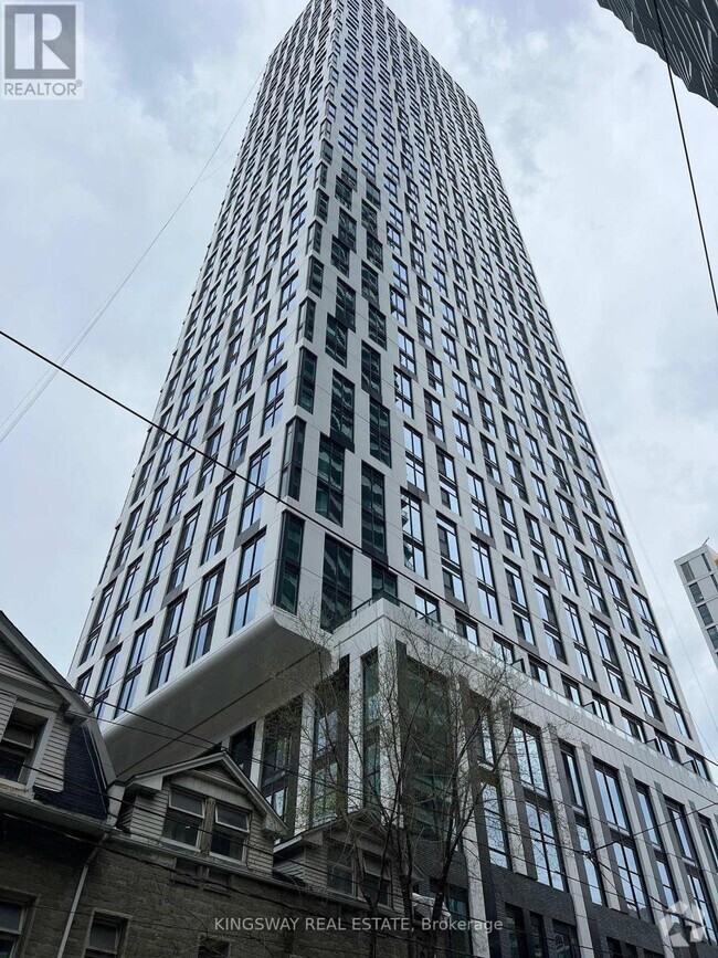 Building Photo - 252-1252 Church St