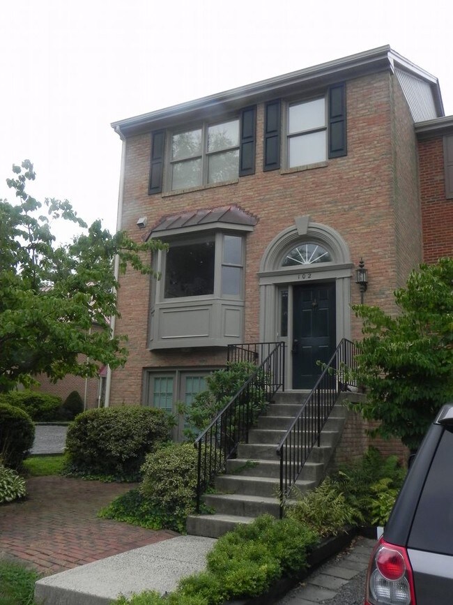 Building Photo - 102 N Jay St
