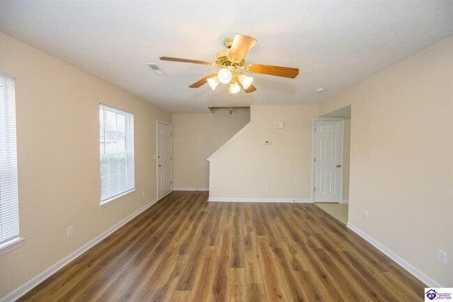 Building Photo - 128 Skyline Dr