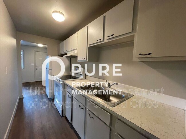 Foto del edificio - 18411 E Burnside St
