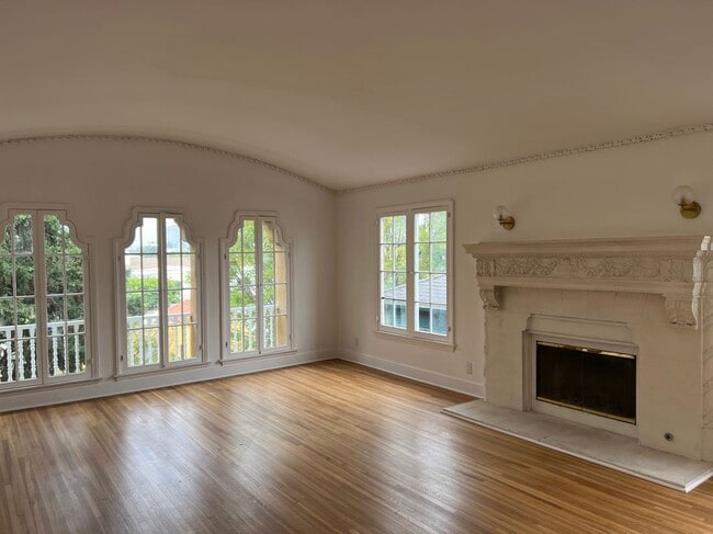 Foto del edificio - 926 S Curson Ave