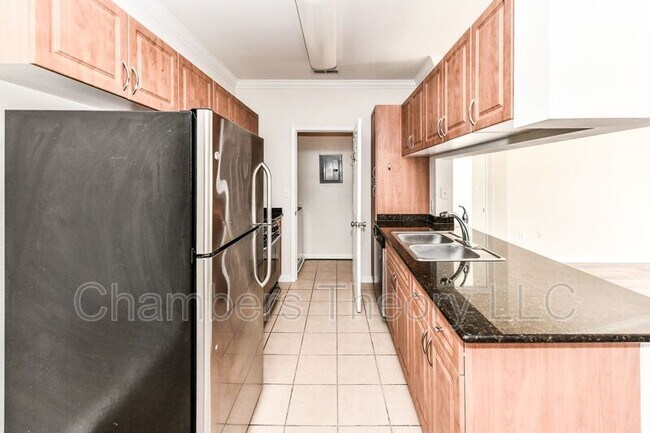 Foto del edificio - 12104 Garden Grove Cir