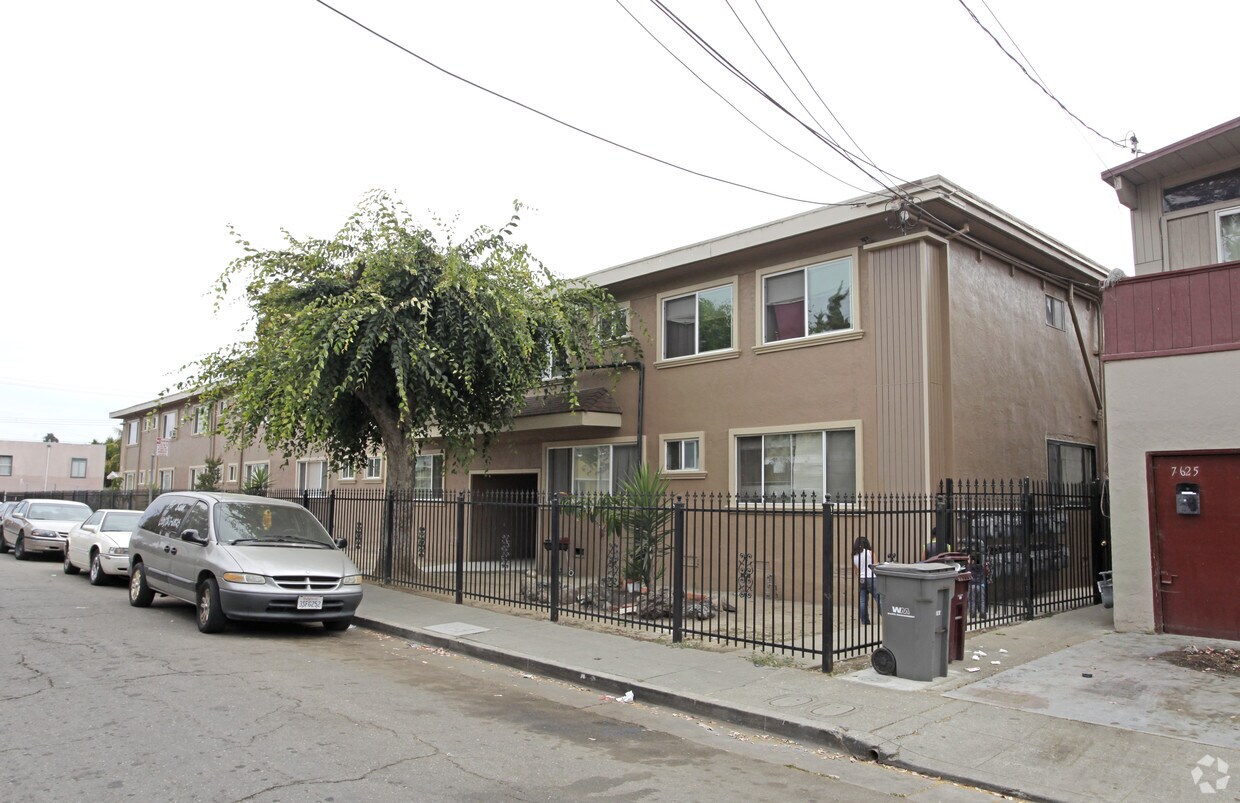 Building Photo - 7629 Lockwood St