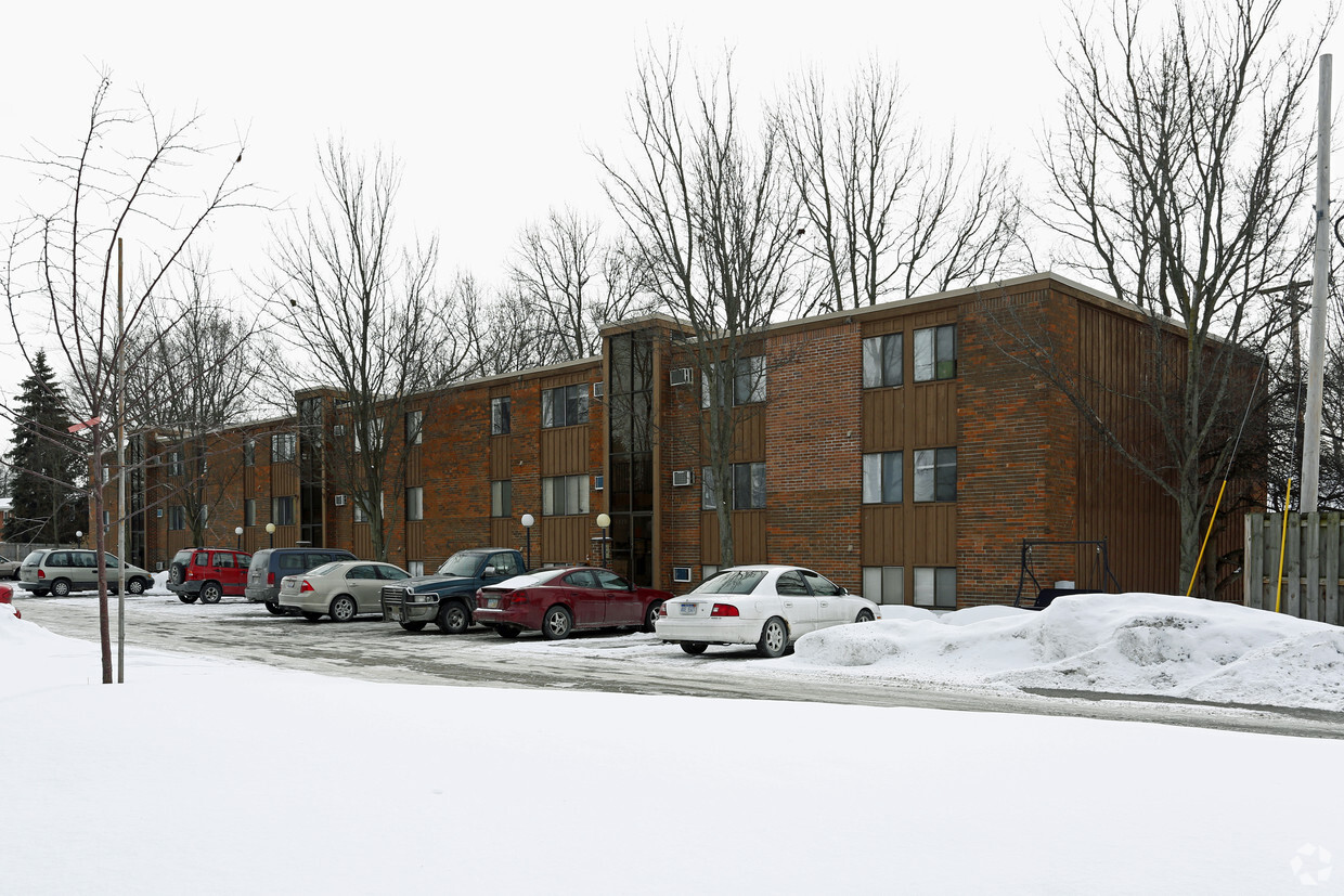 Foto principal - Secor Woods Apartments