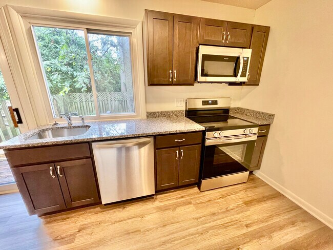 Kitchen - 120 Covington Dr