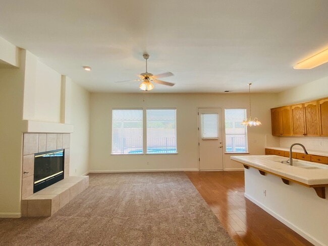 Foto del edificio - $2,795 Peach & Alluvial, Pool + Clovis Trail Access | W. Fallbrook Ave, Clovis