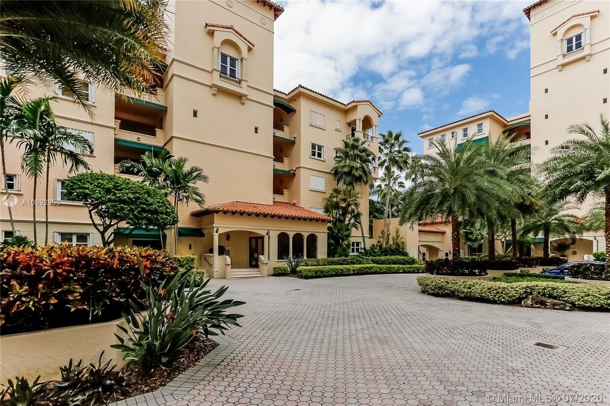 Primary Photo - 13631 Deering Bay Dr