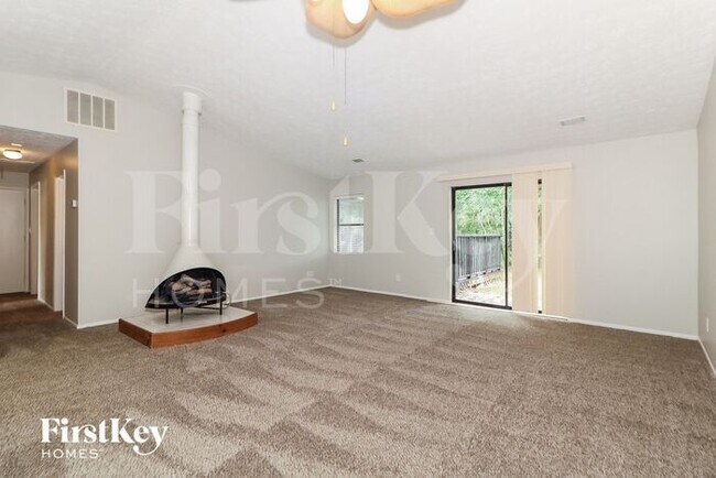 Foto del edificio - 756 Highland Ct