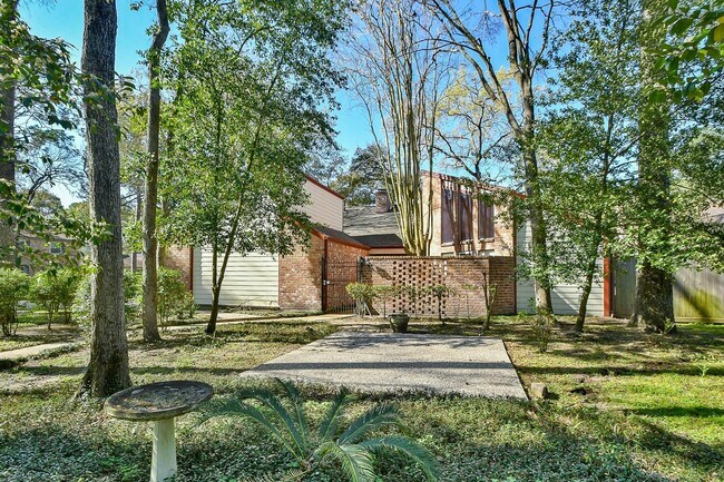 Foto del edificio - 15203 Carols Way Dr