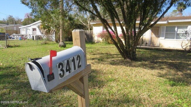 Foto del edificio - 3412 Brockway Rd