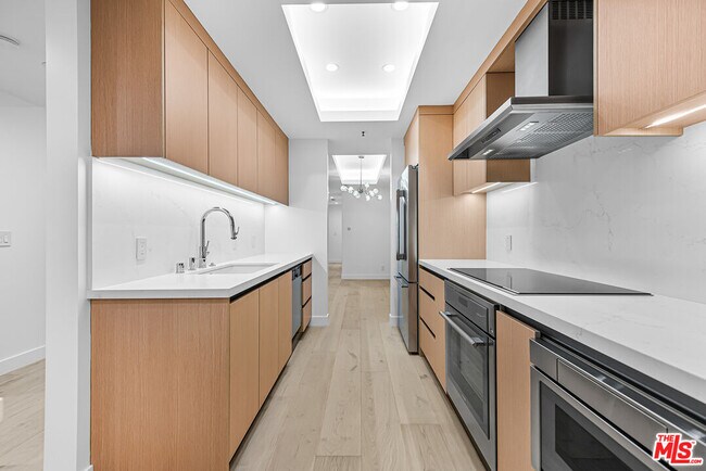 Foto del edificio - 2102 Century Park Ln