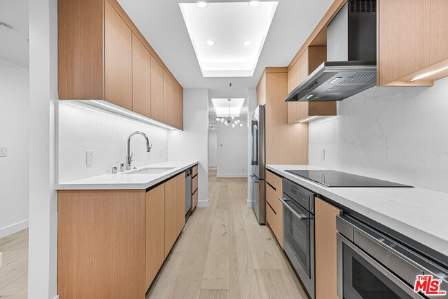 Building Photo - 2102 Century Park Ln