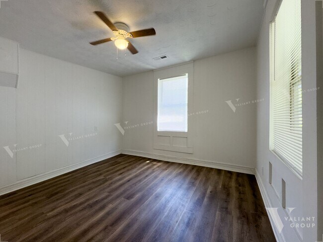 Foto del edificio - Historic 3 bedroom, 1 bathroom home