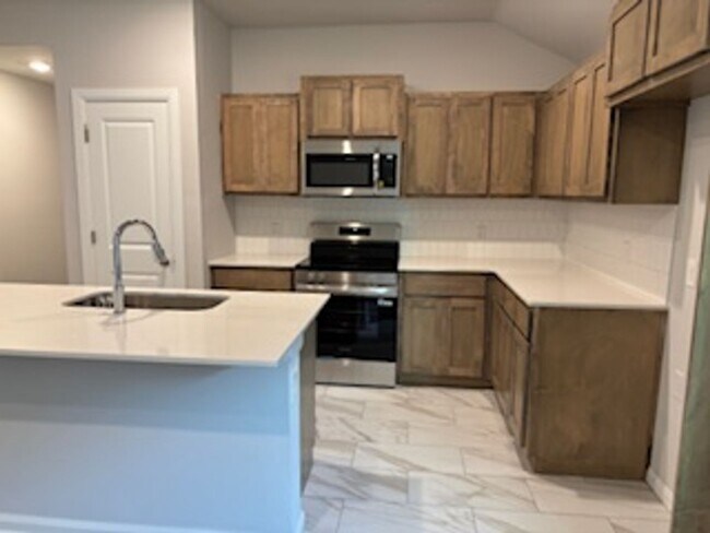 Building Photo - NEW HOME~!