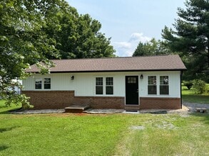 Building Photo - 145 Arrow Ln