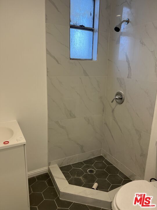 Foto del edificio - 1009 W 46th St