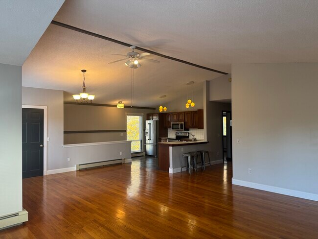 Foto del edificio - 35 Husson Ave