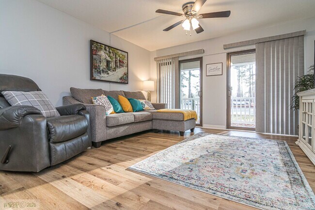 Foto del edificio - SHORT-TERM LEASE OPTIONS / FULLY FURNISHED APARTMENT/ ALL UTILITIES INCLUDED! WONDERFUL WAYNE MEM...