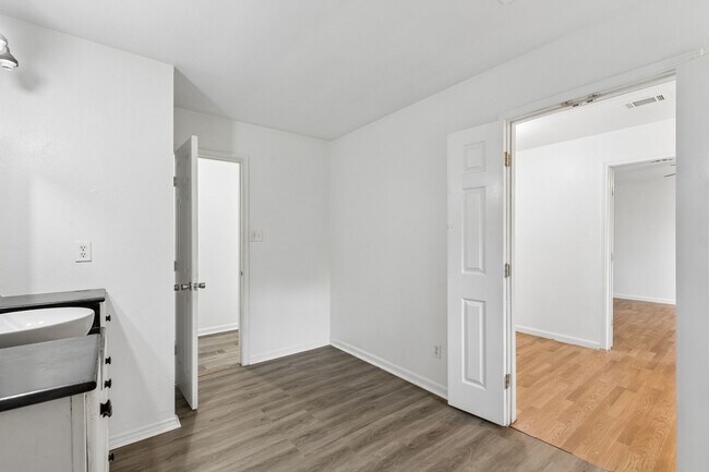 Foto del edificio - 2326 28th Ave N