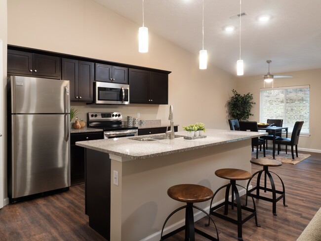 Spacious Kitchens with Breakfast Bar and Room for a Table - Redwood Hudson