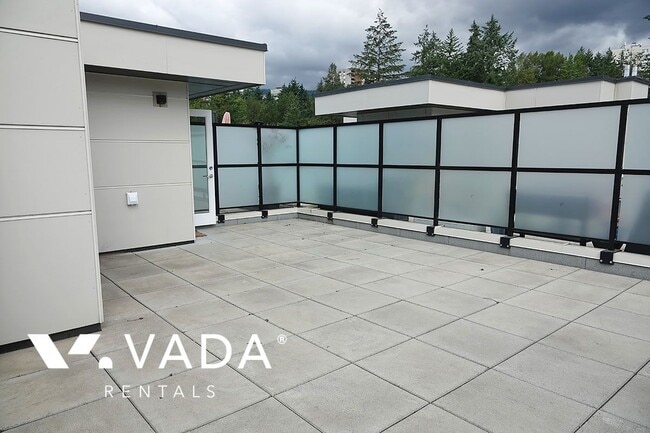 Photo du bâtiment - Ebb &amp; Flow 3 Level 2 Bed Townhouse Ren...